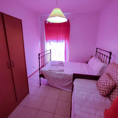 Quinta Das Oliveiras 4 Bedrooms With Balcony Apartment